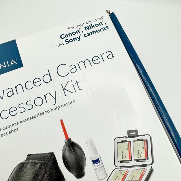 Insignia Advanced Camera Accessory Cleaning Kit for Variety of Brands NS-DCKIT10 - Picture 8 of 10